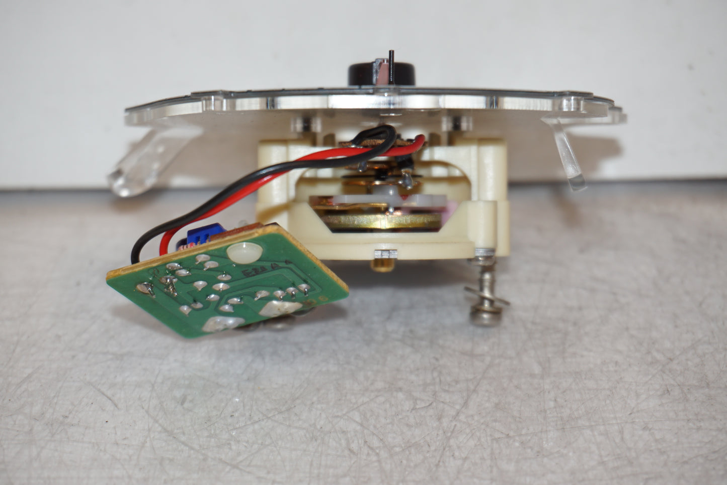 Baksidan på Varvräknare från en Honda VFR 750 -1995 motorcykel.