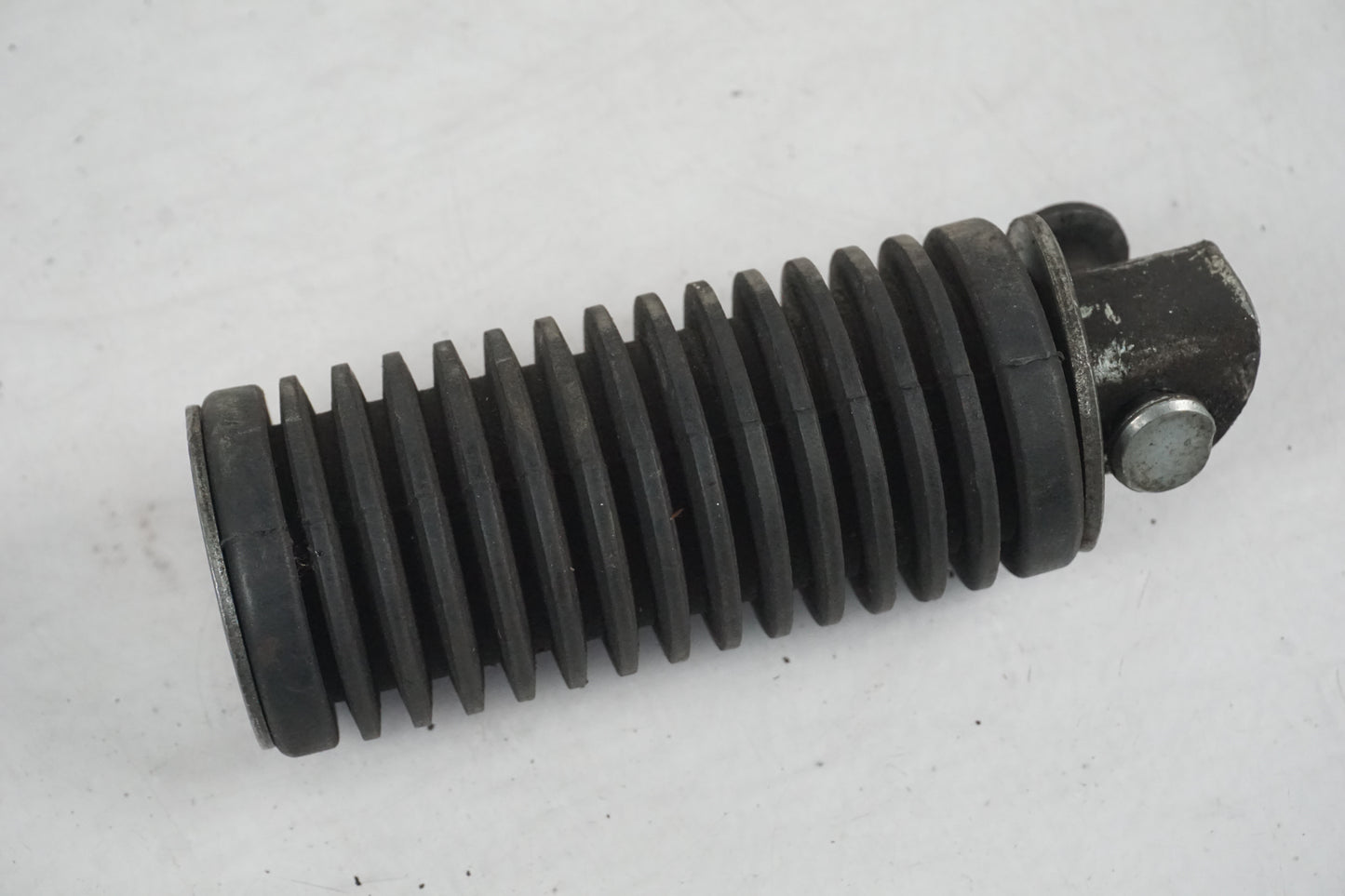 Framsidan på Fotpinne från en Honda XL 600 V -1995 motorcykel.