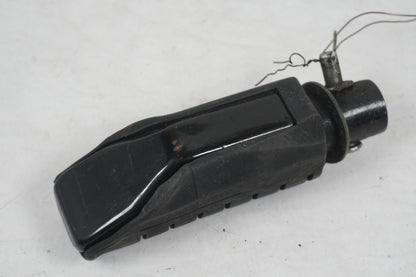 Baksidan på Fotpinne från en Honda CBR 125 R -2011 motorcykel.