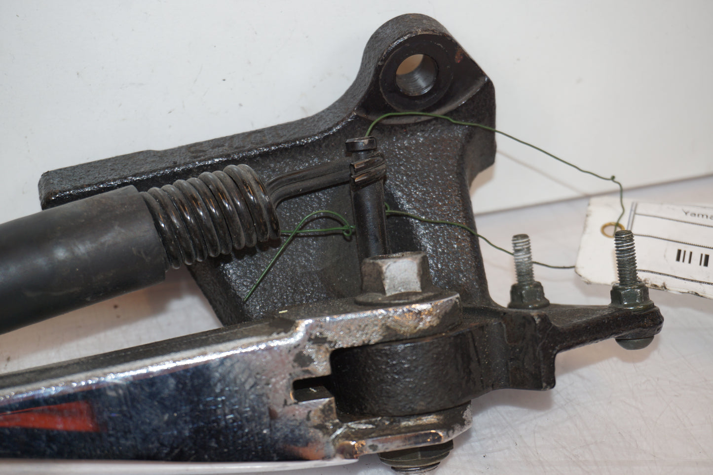 Vänster sida på Sidostöd från en Yamaha XV 1900 -2007 motorcykel.