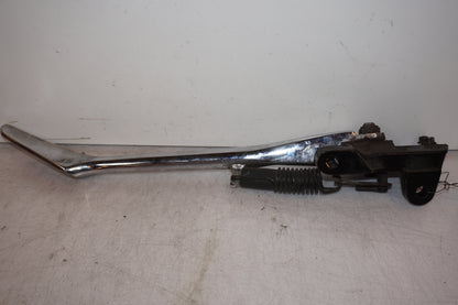 Baksidan på Sidostöd från en Yamaha XV 1700 -2003 motorcykel.