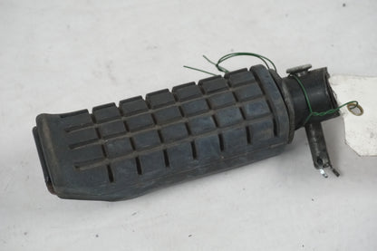 Framsidan på Fotpinne från en Honda CBR 125 R -2005 motorcykel.