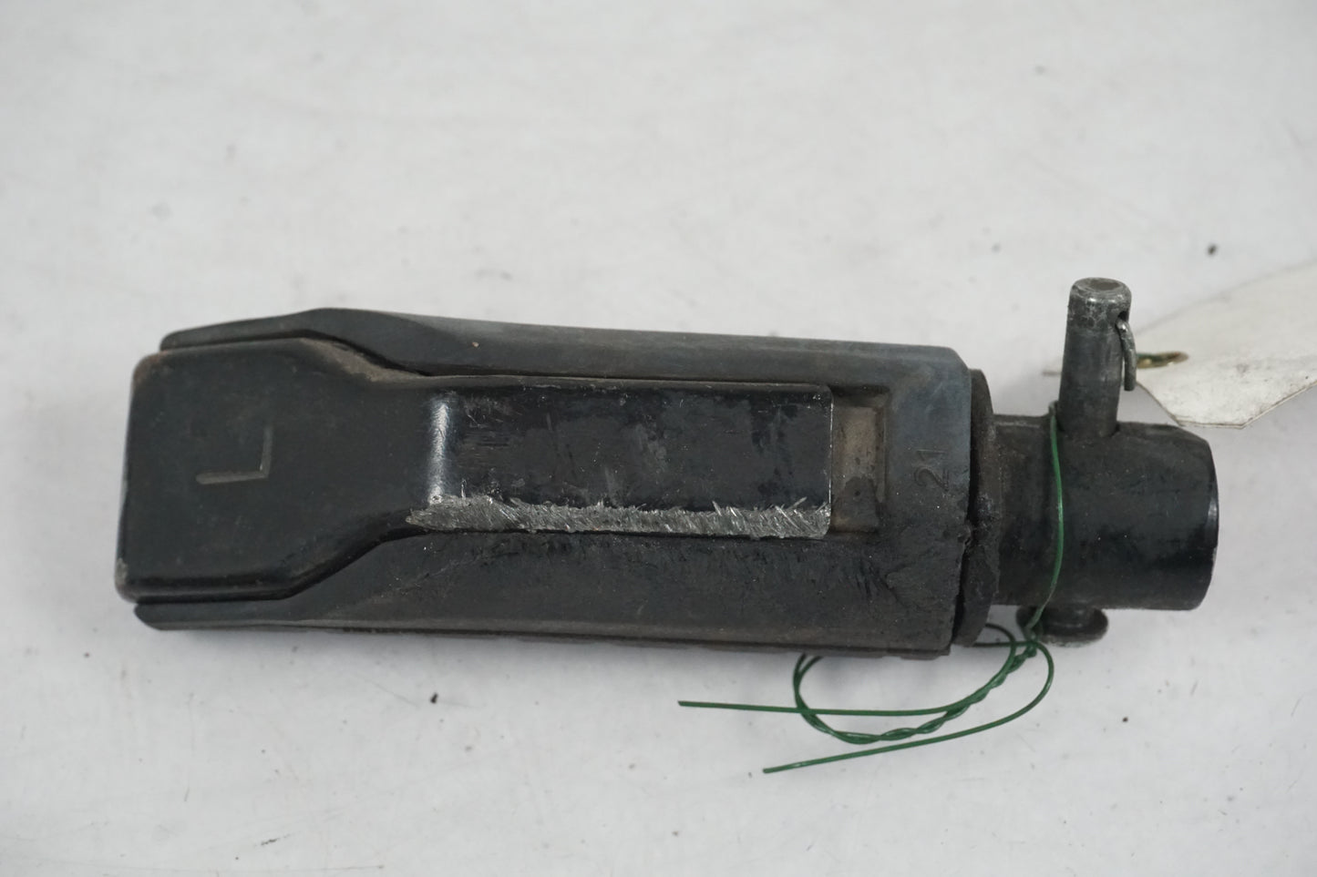 Baksidan på Fotpinne från en Honda CBR 125 R -2005 motorcykel.