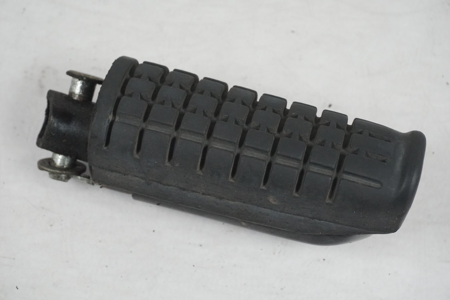 Framsidan på Fotpinne från en Honda CBF 125 -2010 motorcykel.