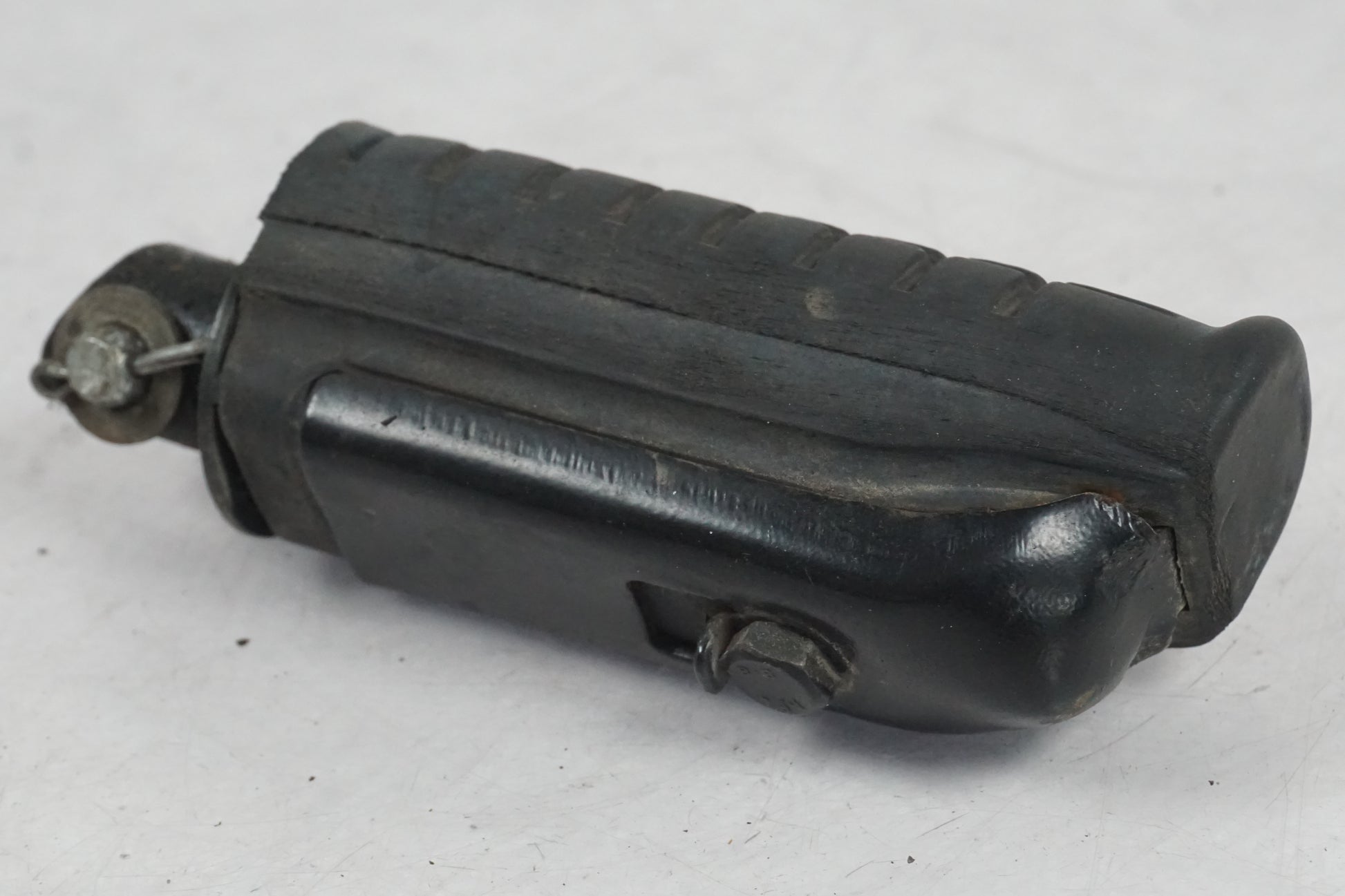 Baksidan på Fotpinne från en Honda CBF 125 -2010 motorcykel.