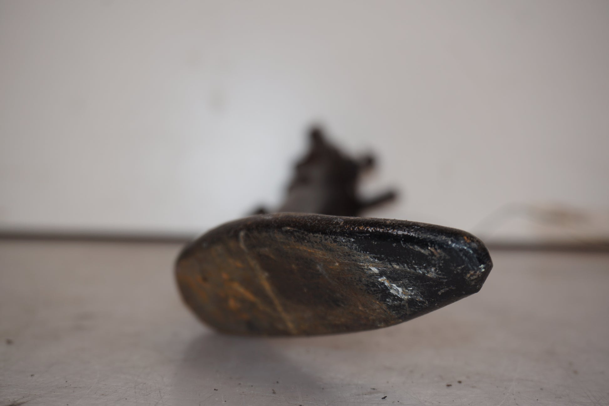 Baksidan på Sidostöd från en Honda VT 750 -2008 motorcykel.