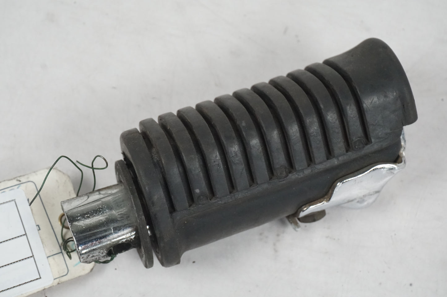 Framsidan på Fotpinne från en Honda CB 650 -1982 motorcykel.