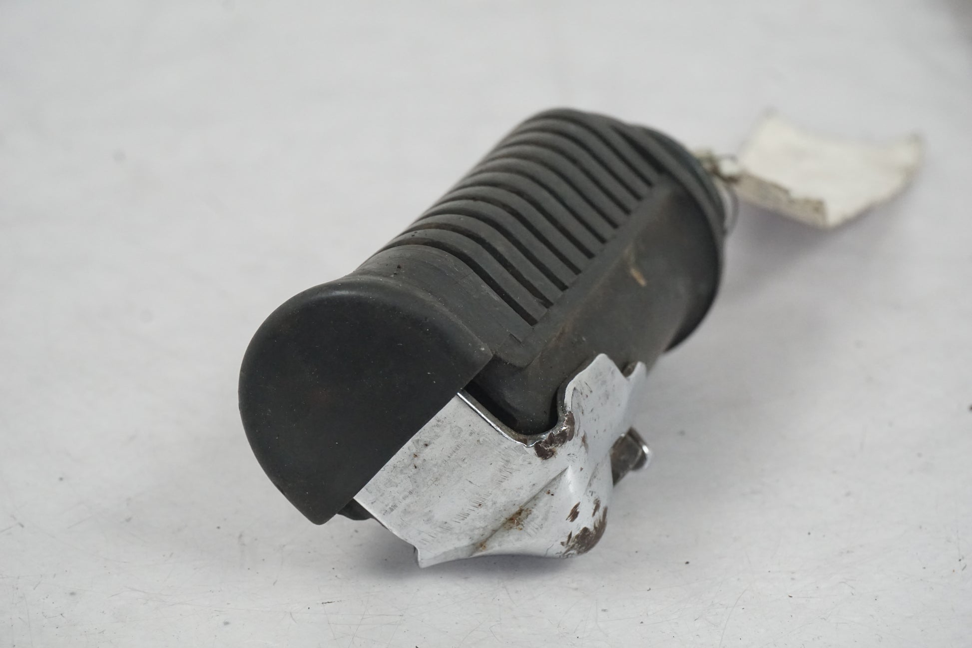 Vänster sida på Fotpinne från en Honda CB 650 -1982 motorcykel.