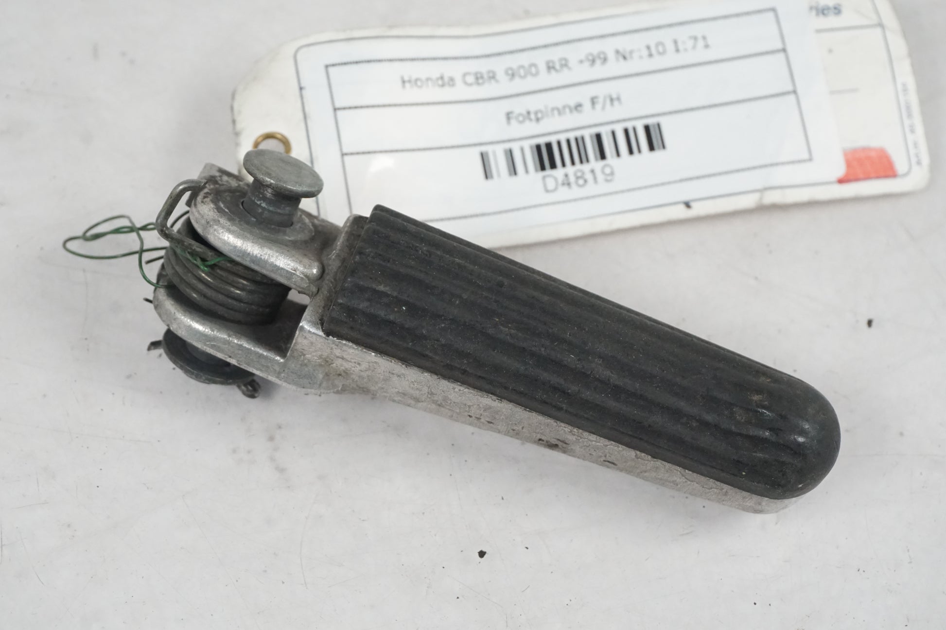 Framsidan på Fotpinne från en Honda CBR 900 RR -1999 motorcykel.