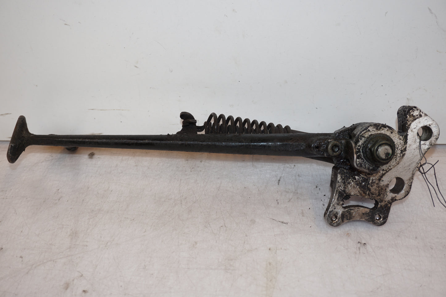 Framsidan på Sidostöd från en Yamaha YZF 1000 R1 -1999 motorcykel.