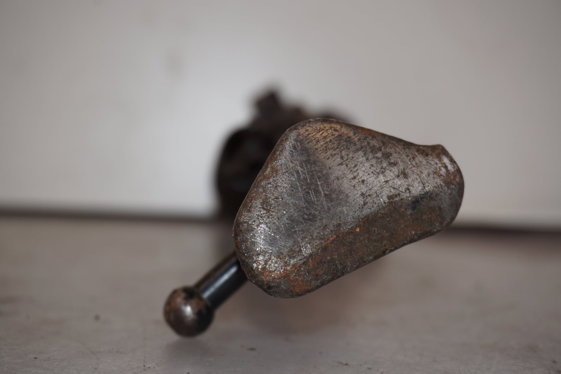 Baksidan på Sidostöd från en Yamaha YZF 1000 R1 -1999 motorcykel.