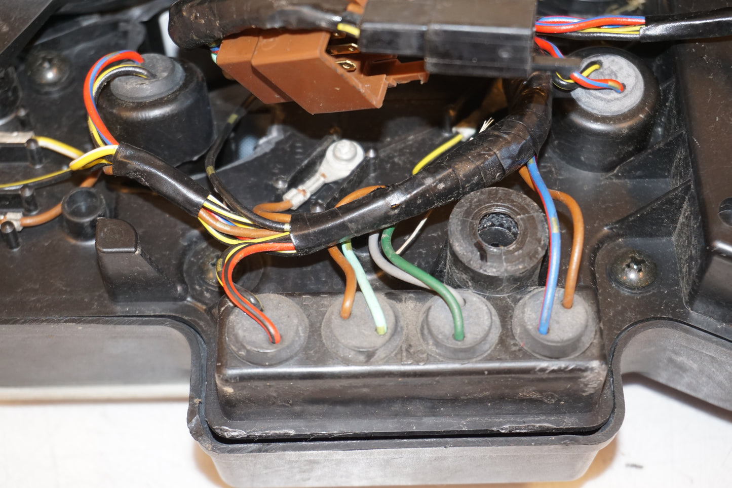 Extrabild5 på Instrumentpanel från en Kawasaki ZX-7R -1997 motorcykel.