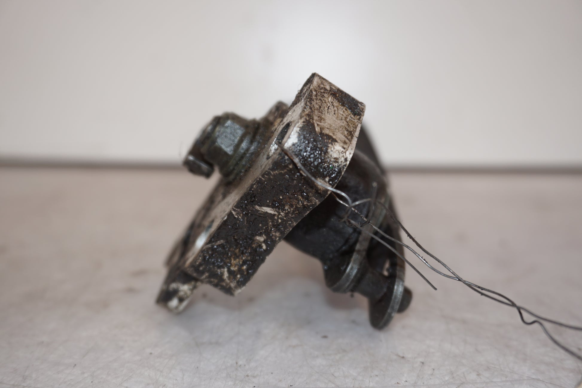 Vänster sida på Sidostöd från en Yamaha YZF 1000 R1 -1999 motorcykel.