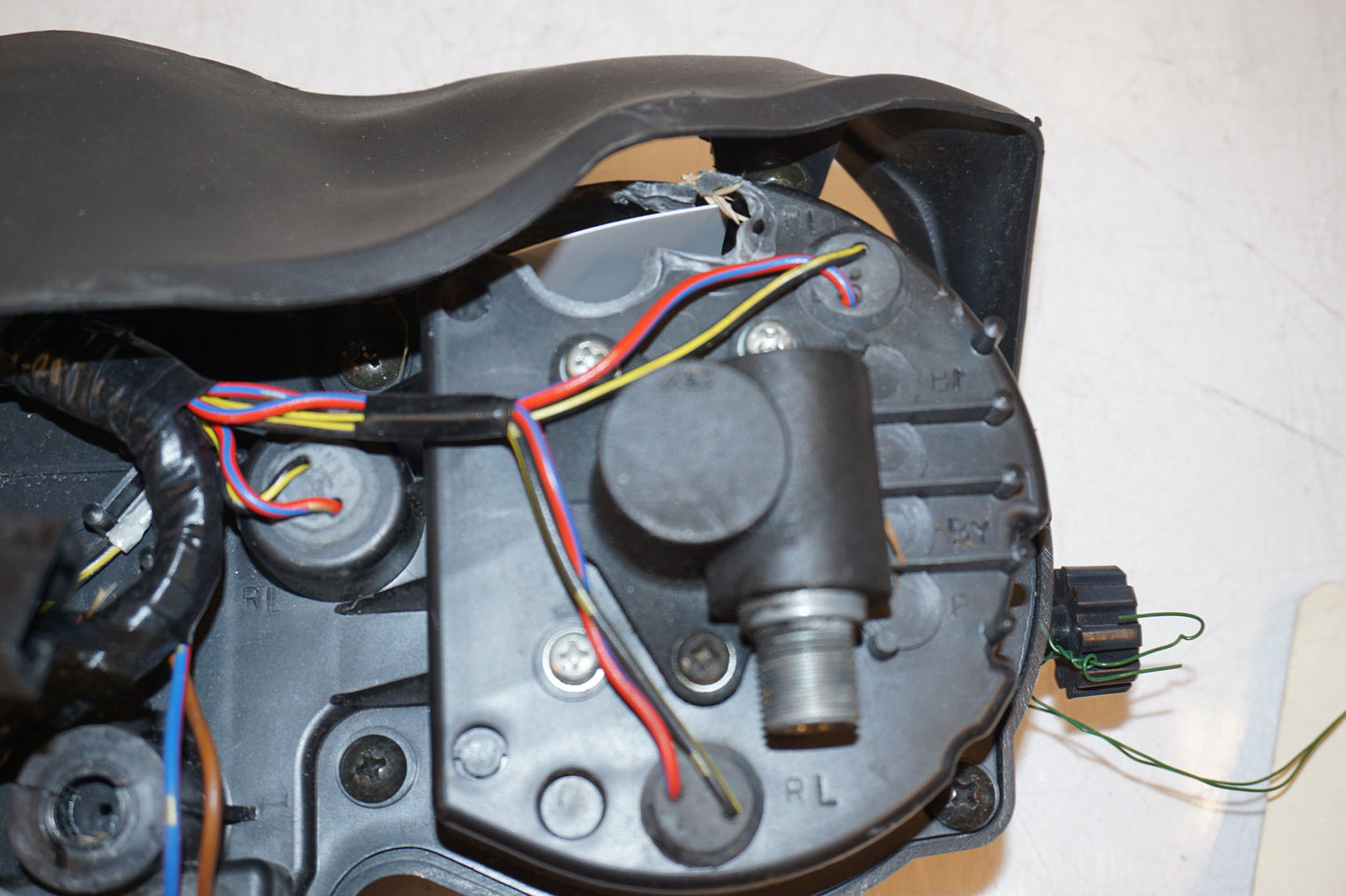 Extrabild6 på Instrumentpanel från en Kawasaki ZX-7R -1997 motorcykel.