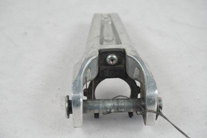 Höger sida på Fotpinne från en Honda CRF 250 -2013 motorcykel.