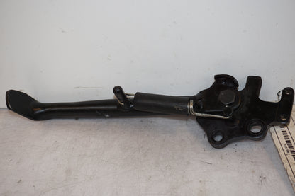 Framsidan på Sidostöd från en Yamaha FZ-1 N -2009 motorcykel.