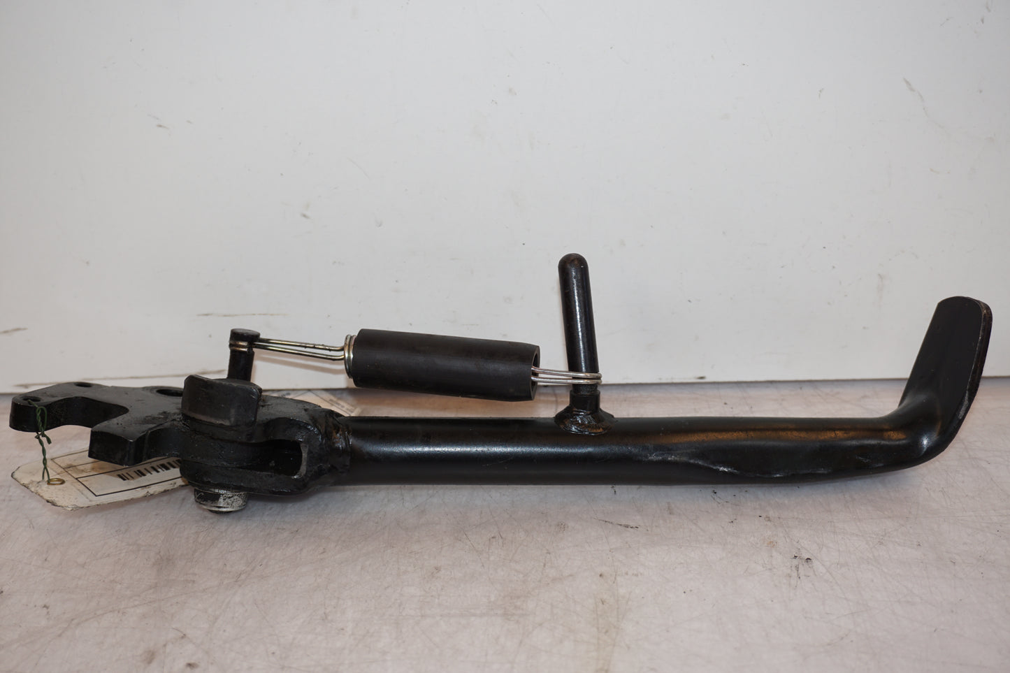 Höger sida på Sidostöd från en Yamaha FZ-1 N -2009 motorcykel.