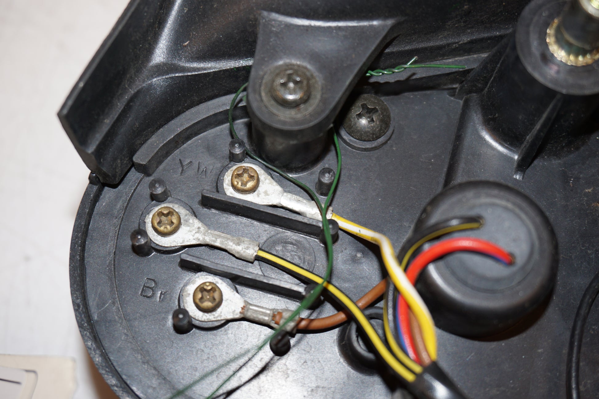 Extrabild2 på Instrumentpanel från en Kawasaki ZX-7R -1997 motorcykel.