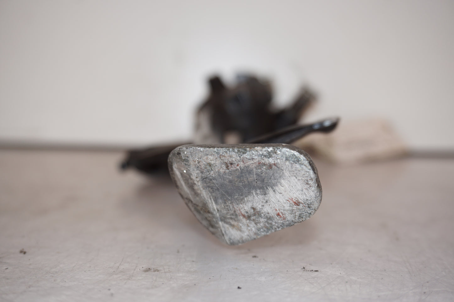 Baksidan på Sidostöd från en Yamaha YZF 1000 R1 -2010 motorcykel.