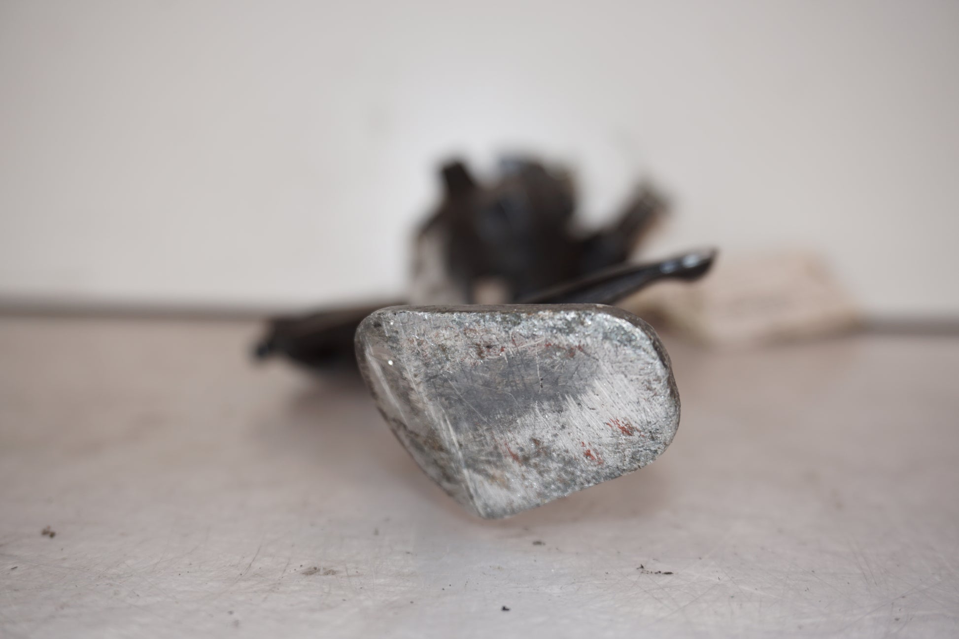 Baksidan på Sidostöd från en Yamaha YZF 1000 R1 -2010 motorcykel.