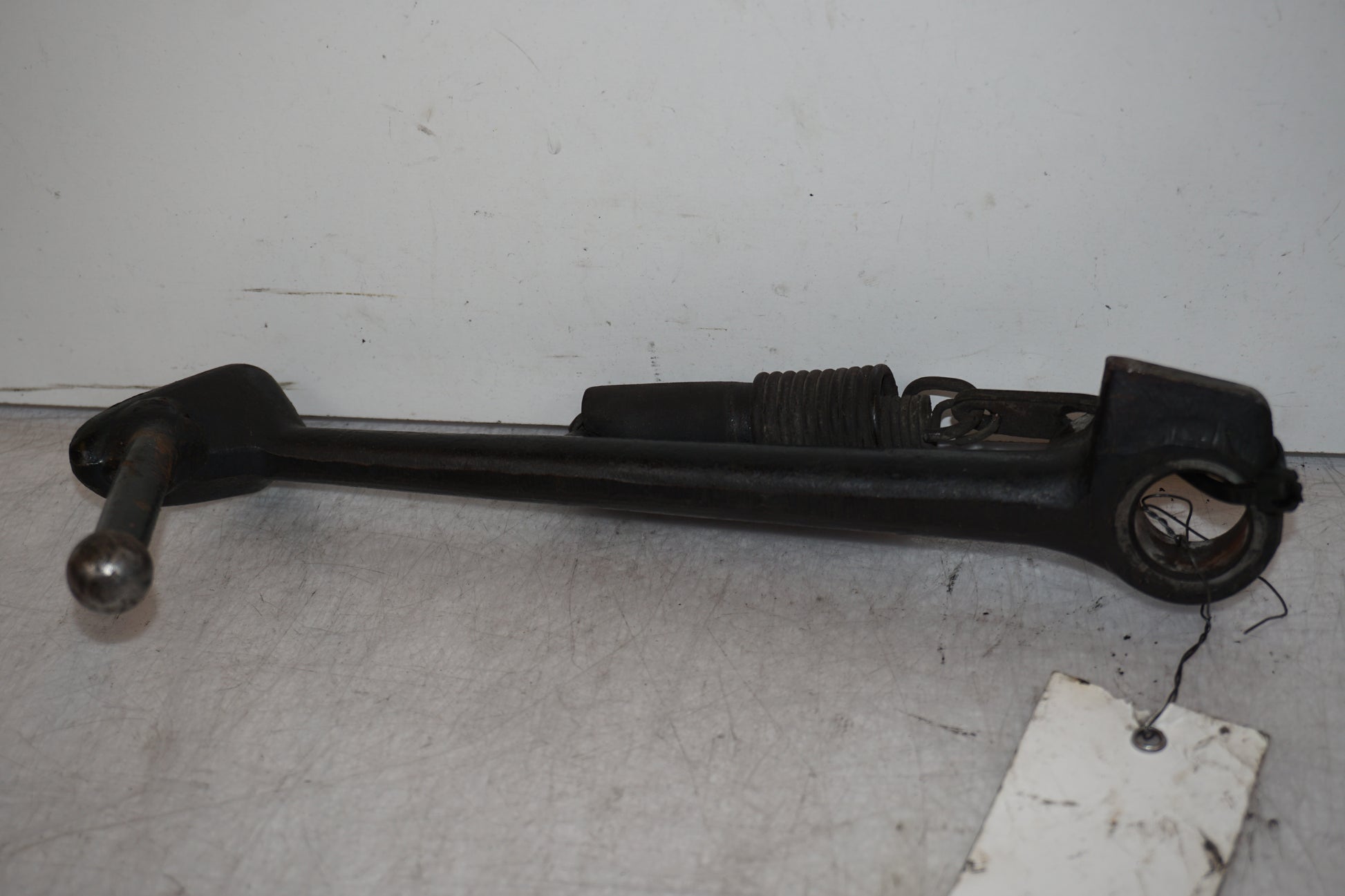 Framsidan på Sidostöd från en Yamaha BT 1100 -2002 motorcykel.