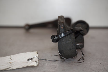 Vänster sida på Sidostöd från en Yamaha BT 1100 -2002 motorcykel.