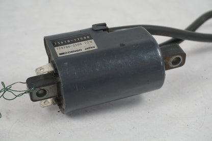 Höger sida på Tändspole från en Suzuki GSX-R 750 -1988 motorcykel.