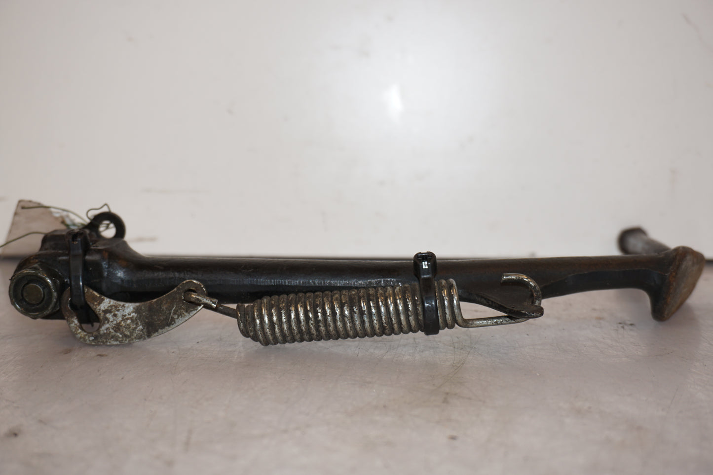 Höger sida på Sidostöd från en Yamaha V-MAX 1200 -1997 motorcykel.