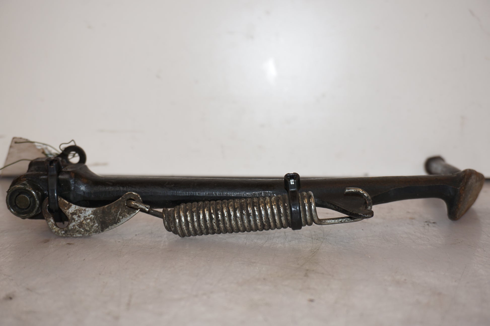 Höger sida på Sidostöd från en Yamaha V-MAX 1200 -1997 motorcykel.