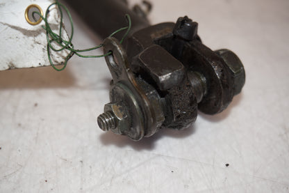 Snett nerifrån på Sidostöd från en Yamaha V-MAX 1200 -1997 motorcykel.