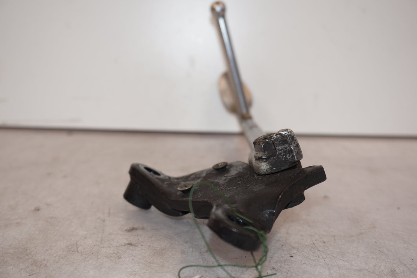 Vänster sida på Sidostöd från en Yamaha XV 1100 -1998 motorcykel.