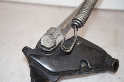 Snett uppifrån på Sidostöd från en Yamaha XV 1100 -1998 motorcykel.