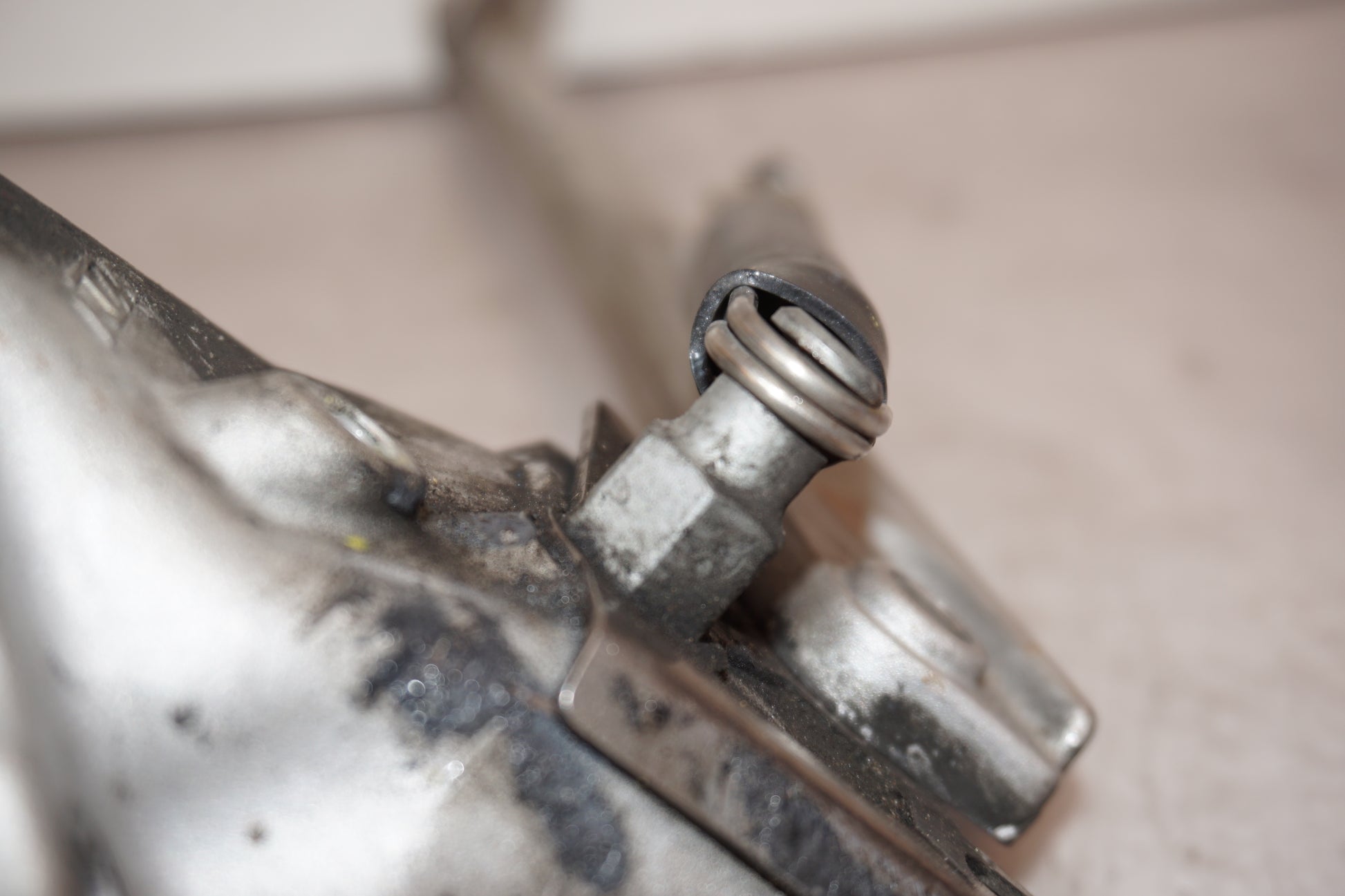 Extrabild1 på Sidostöd från en KTM RC8 -2008 motorcykel.