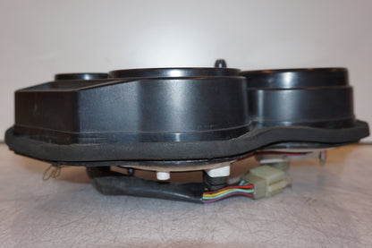 Vänster sida på Instrumentpanel från en Kawasaki ZZR 1100 -1991 motorcykel.