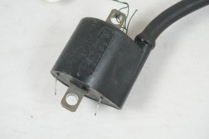 Baksidan på Tändspole från en Suzuki SV 650 -2006 motorcykel.