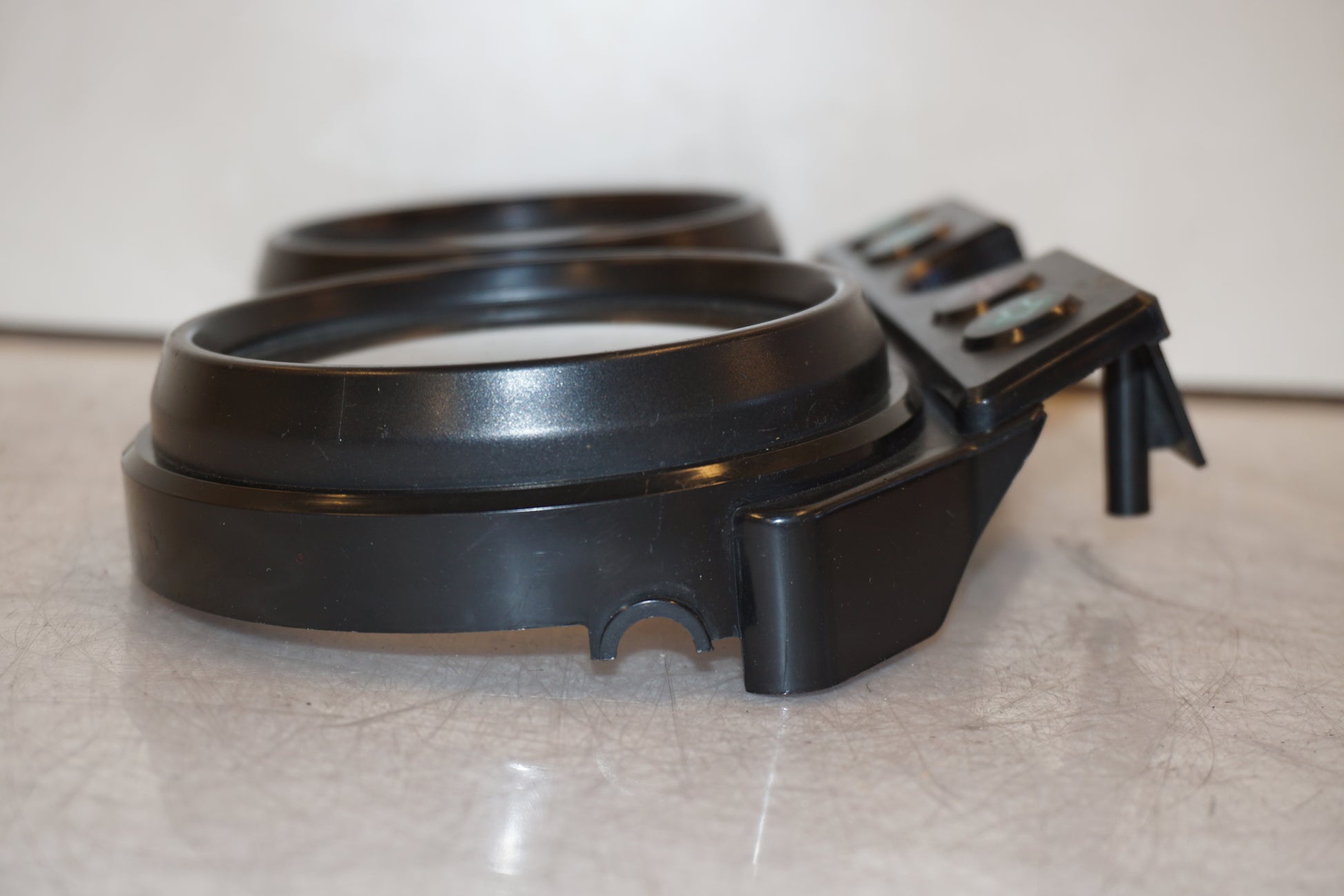 Höger sida på Instrumentfront från en Honda CB 600 Hornet -1998 motorcykel.