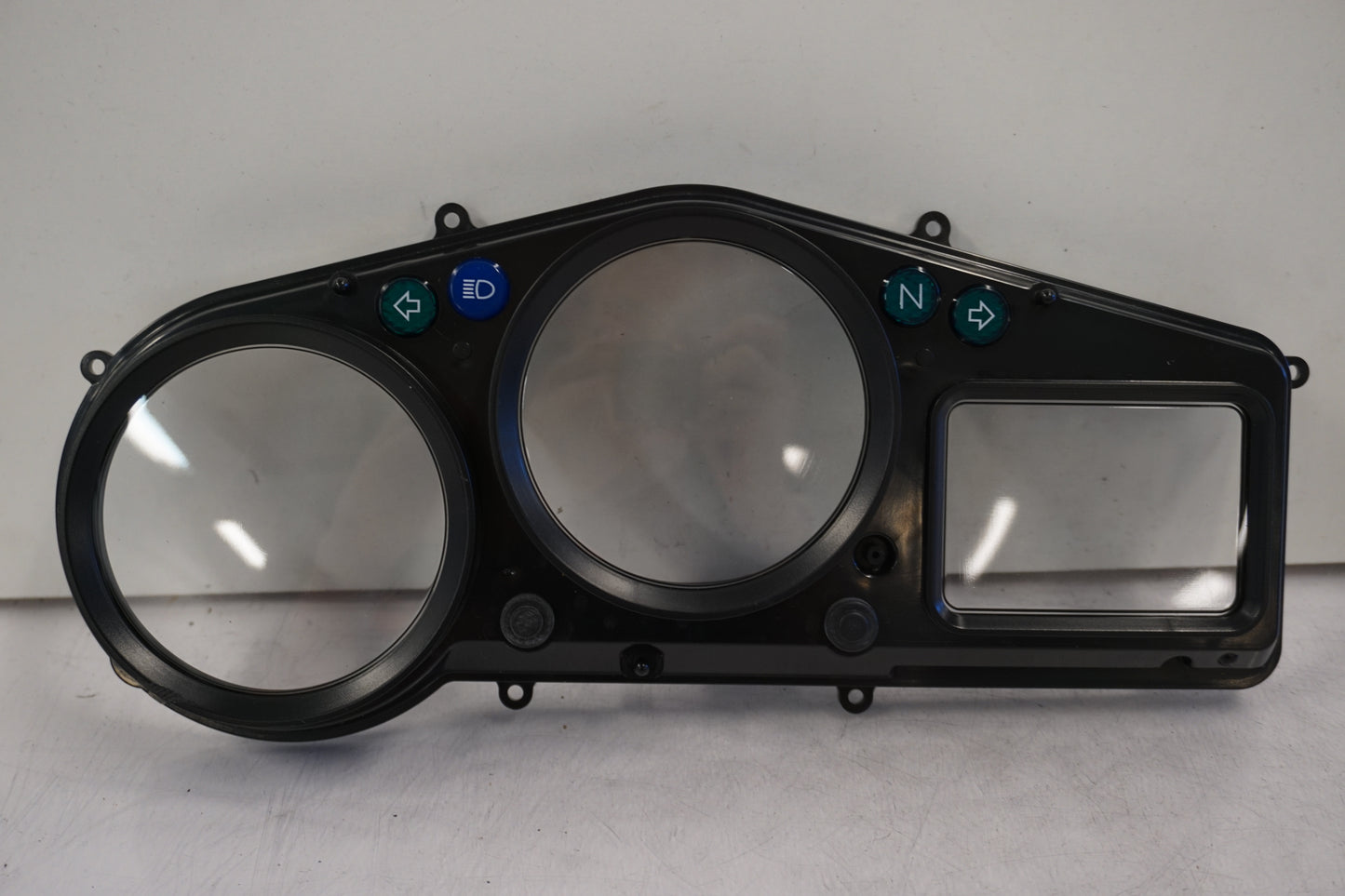 Framsidan på Instrumentfront från en Kawasaki ZX-12R -2003 motorcykel.