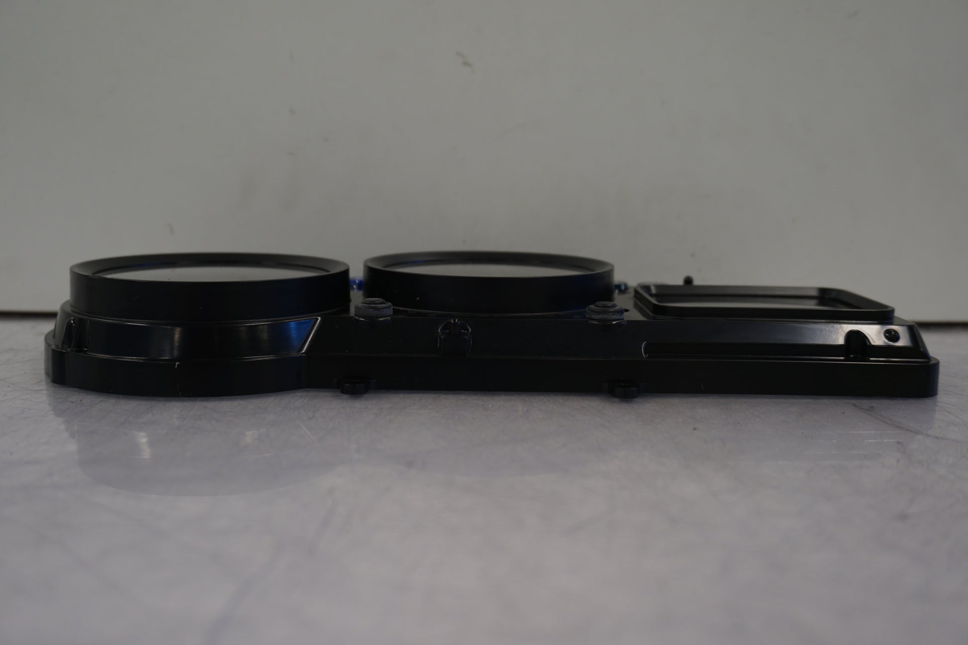 Baksidan på Instrumentfront från en Kawasaki ZX-12R -2003 motorcykel.