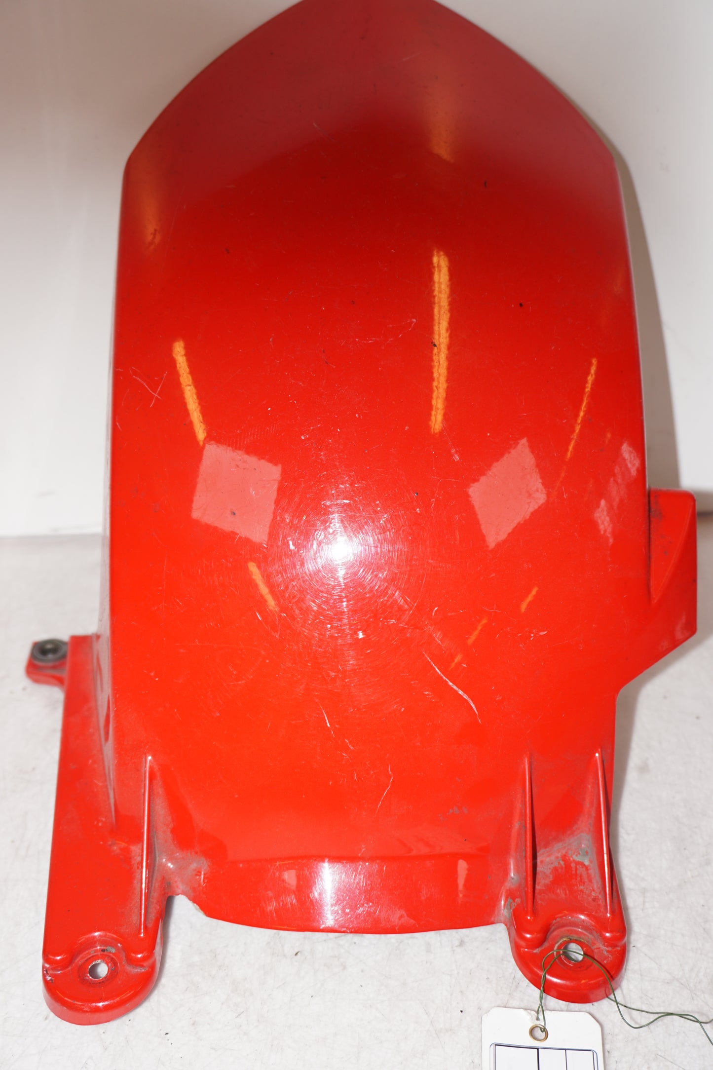 Framsidan på Svingskärm från en Triumph Daytona 650 -2005 motorcykel.