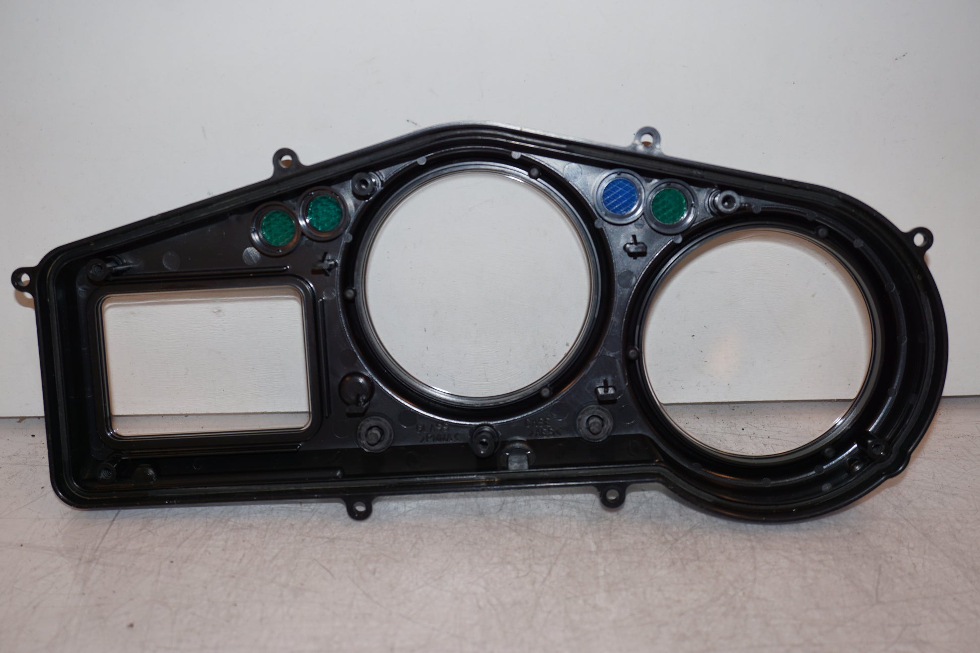 Snett nerifrån på Instrumentfront från en Kawasaki ZX-12R -2003 motorcykel.