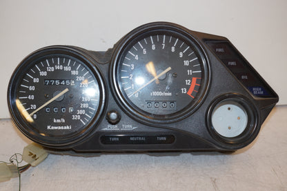 Framsidan på Instrumentpanel från en Kawasaki ZZR 1100 -1992 motorcykel.