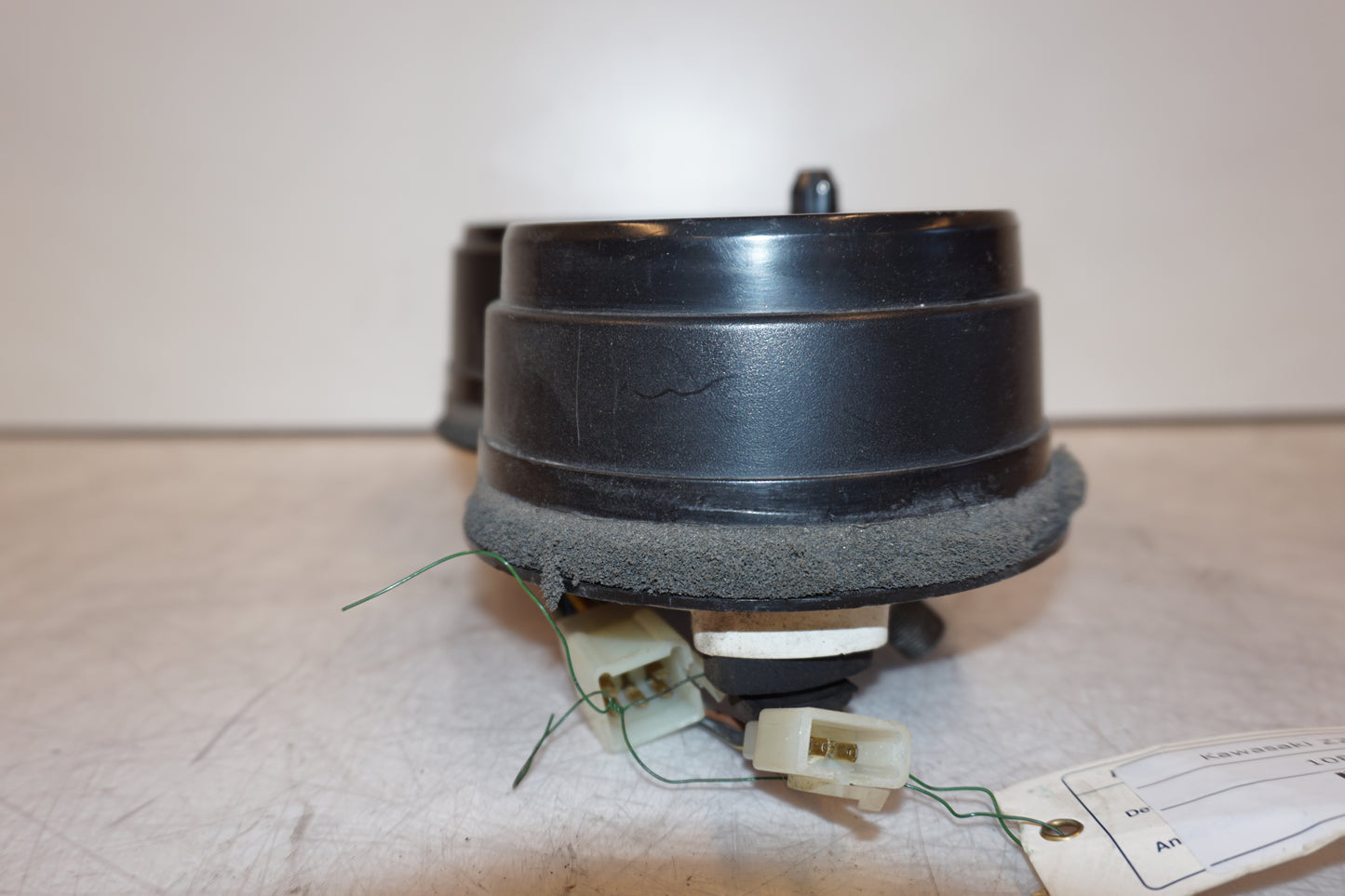 Höger sida på Instrumentpanel från en Kawasaki ZZR 1100 -1992 motorcykel.