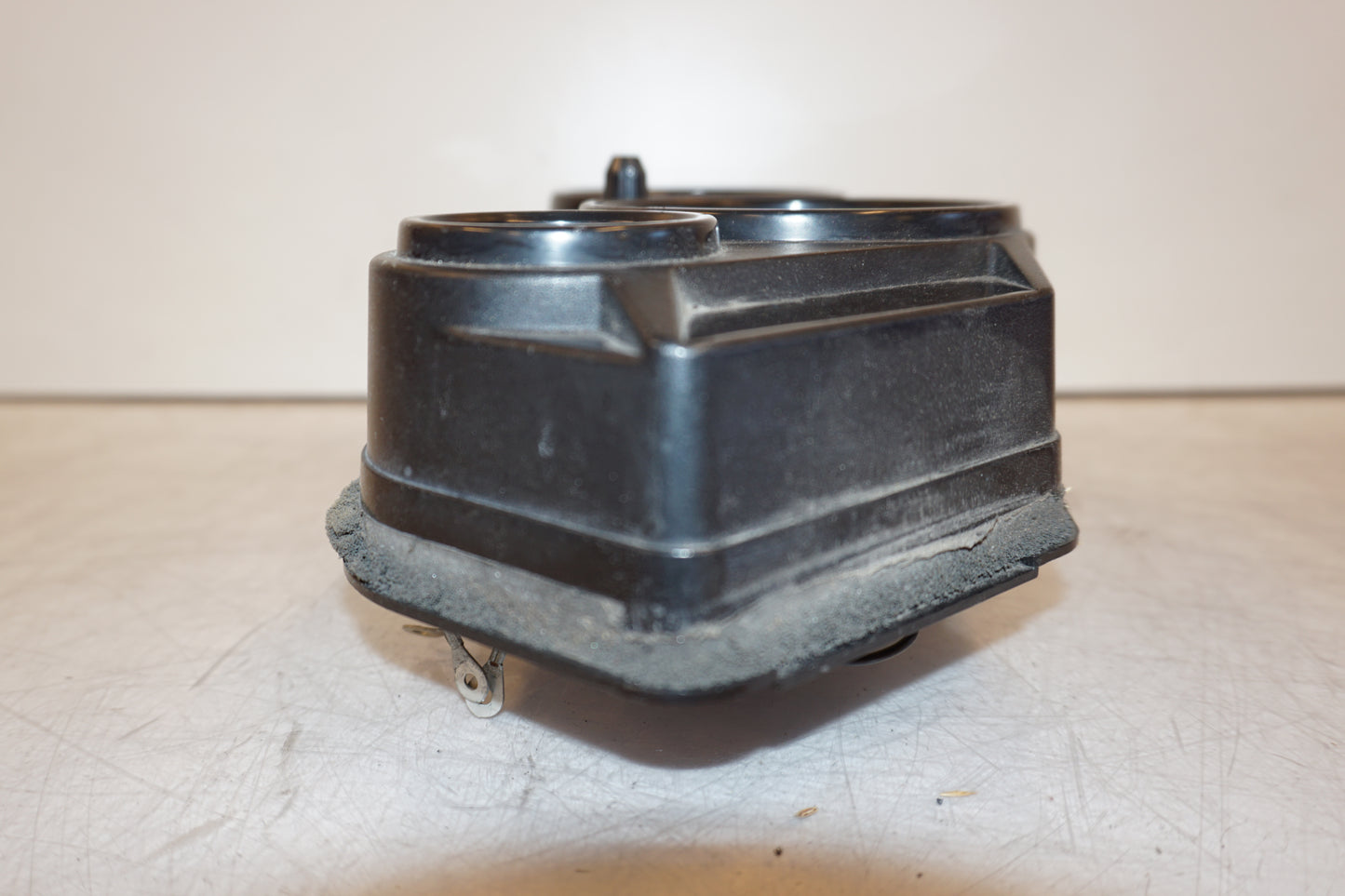 Snett uppifrån på Instrumentpanel från en Kawasaki ZZR 1100 -1992 motorcykel.