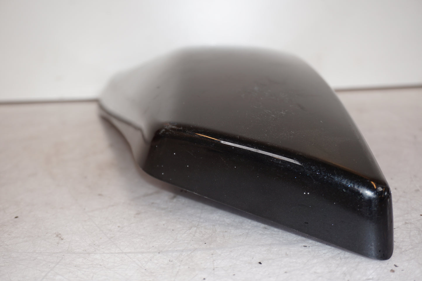 Höger sida på Sidopanel från en Triumph Rocket III -2011 motorcykel.