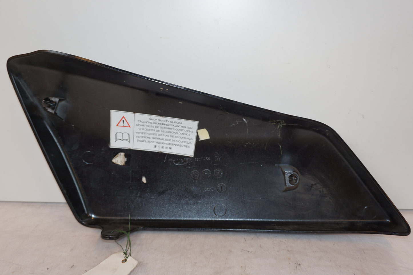 Snett nerifrån på Sidopanel från en Triumph Rocket III -2011 motorcykel.