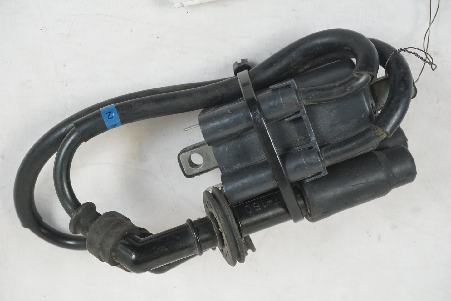 Framsidan på Tändspole från en Suzuki GSX-R 750 -1995 motorcykel.