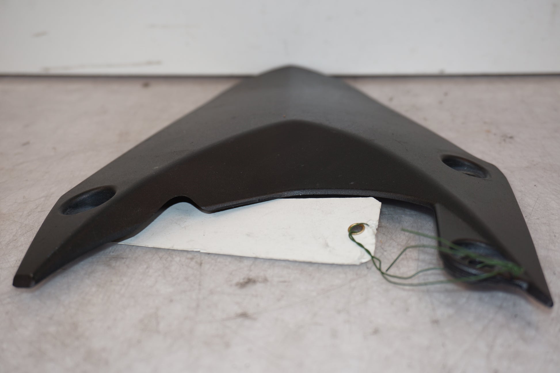 Vänster sida på Svingskärm från en Triumph Daytona 675 -2009 motorcykel.