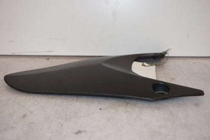 Snett uppifrån på Svingskärm från en Triumph Daytona 675 -2009 motorcykel.