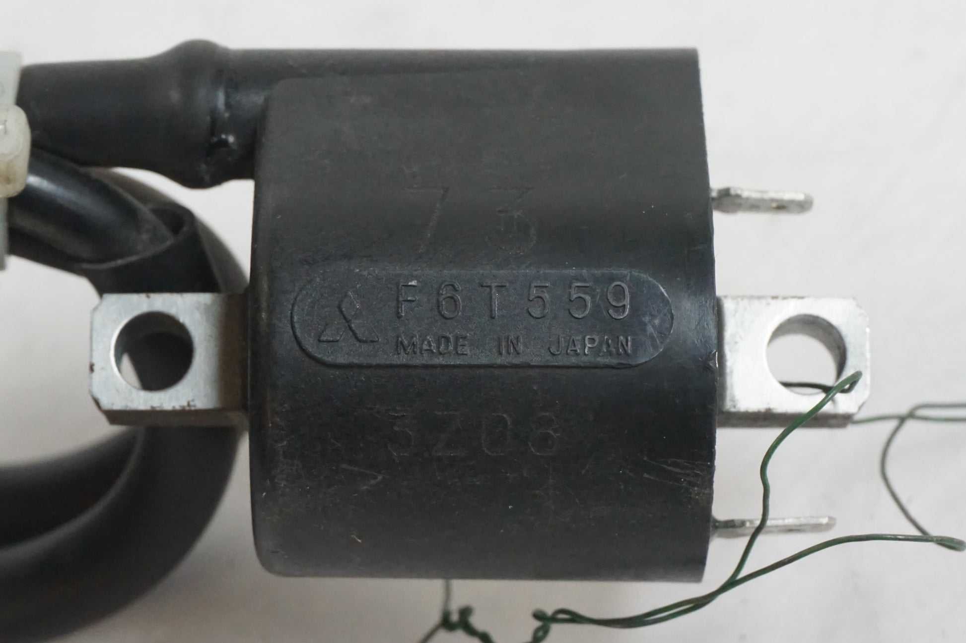 Höger sida på Tändspole från en Suzuki SV 650 -2004 motorcykel.