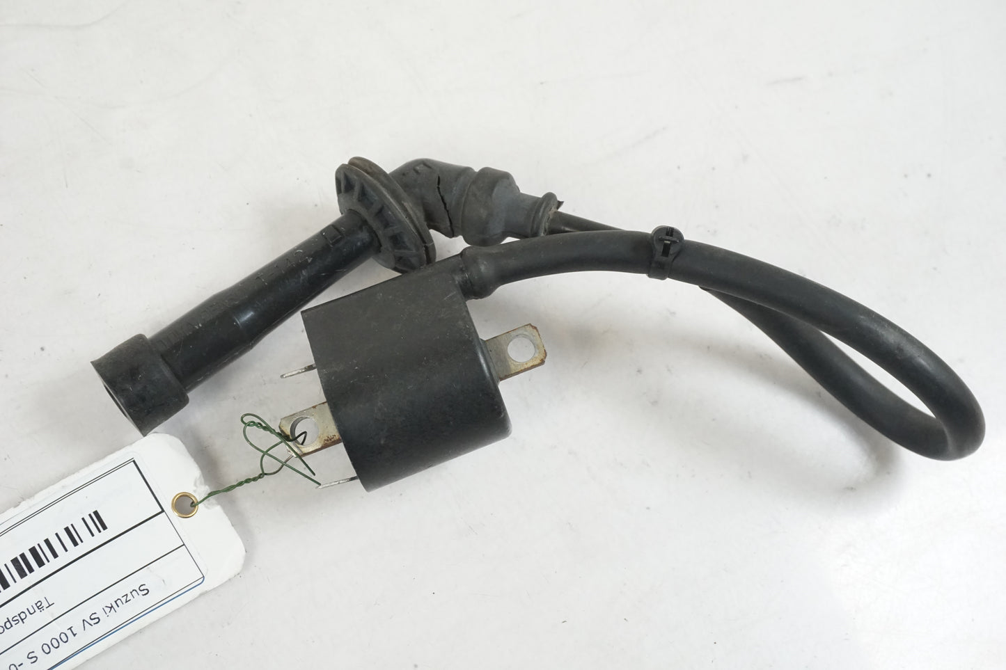 Baksidan på Tändspole från en Suzuki SV 1000 -2004 motorcykel.